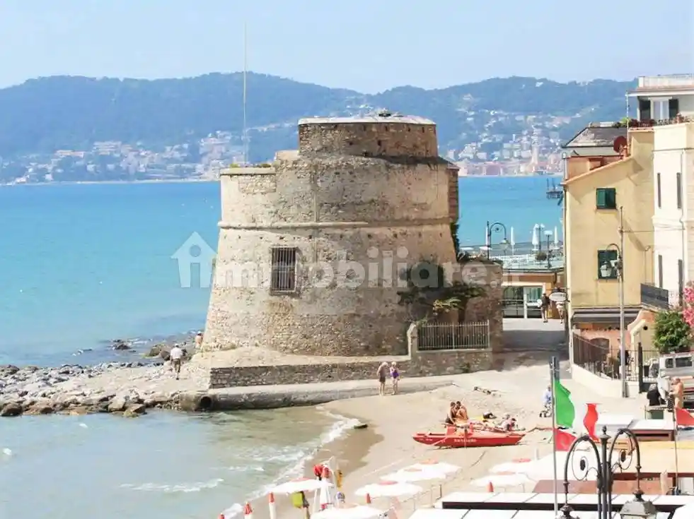 Appartamento in vendita a Alassio