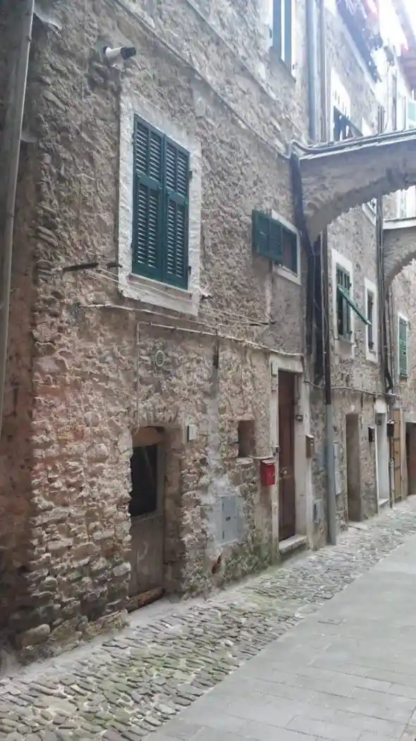 Appartamento in vendita a Isolabona