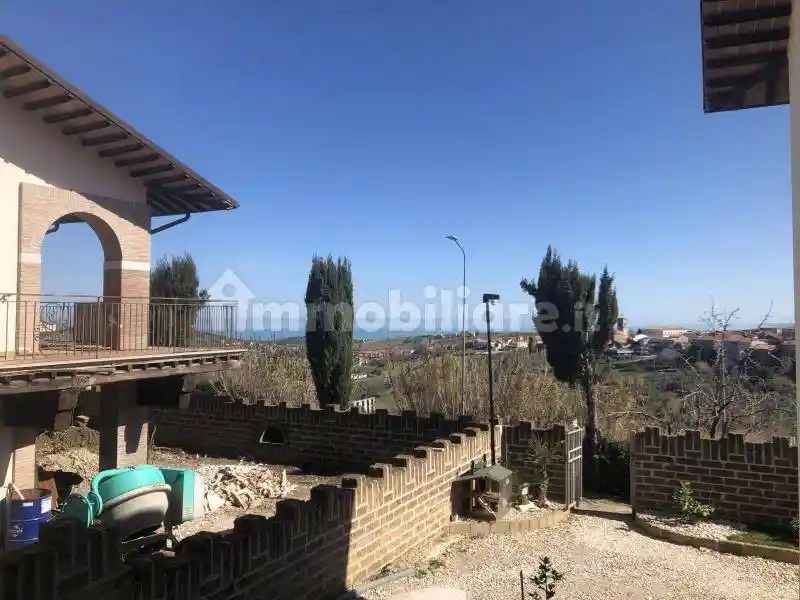 Terratetto unifamiliare 90 m², buono stato, Centro, Cupello - foto 2