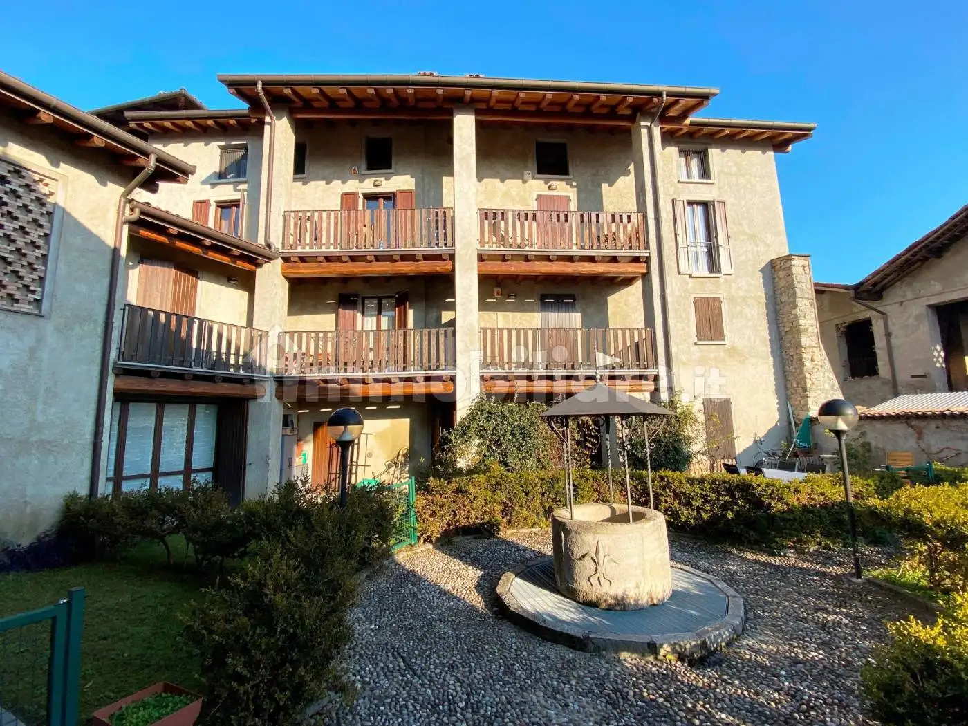 Appartamento in affitto a Erba