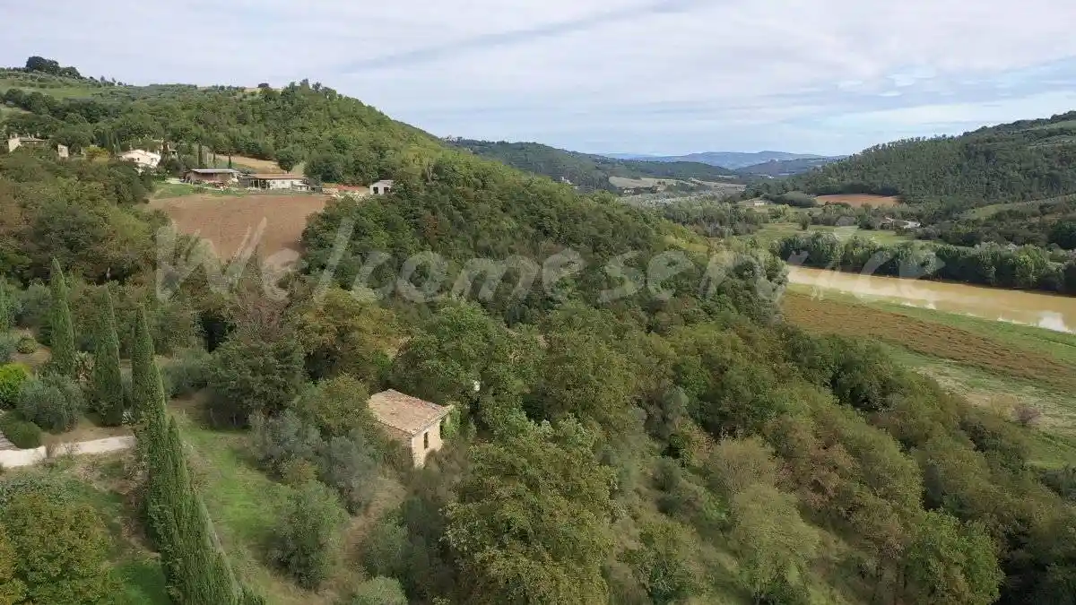 Rustico - Casale in vendita a Todi