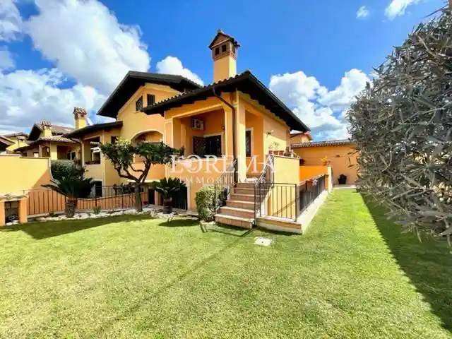 Villa bifamiliare via Cesare Dobici, Infernetto, Roma - foto 3