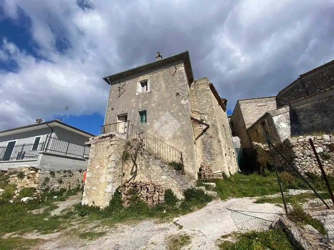 Rustico - Casale in vendita a Fontechiari