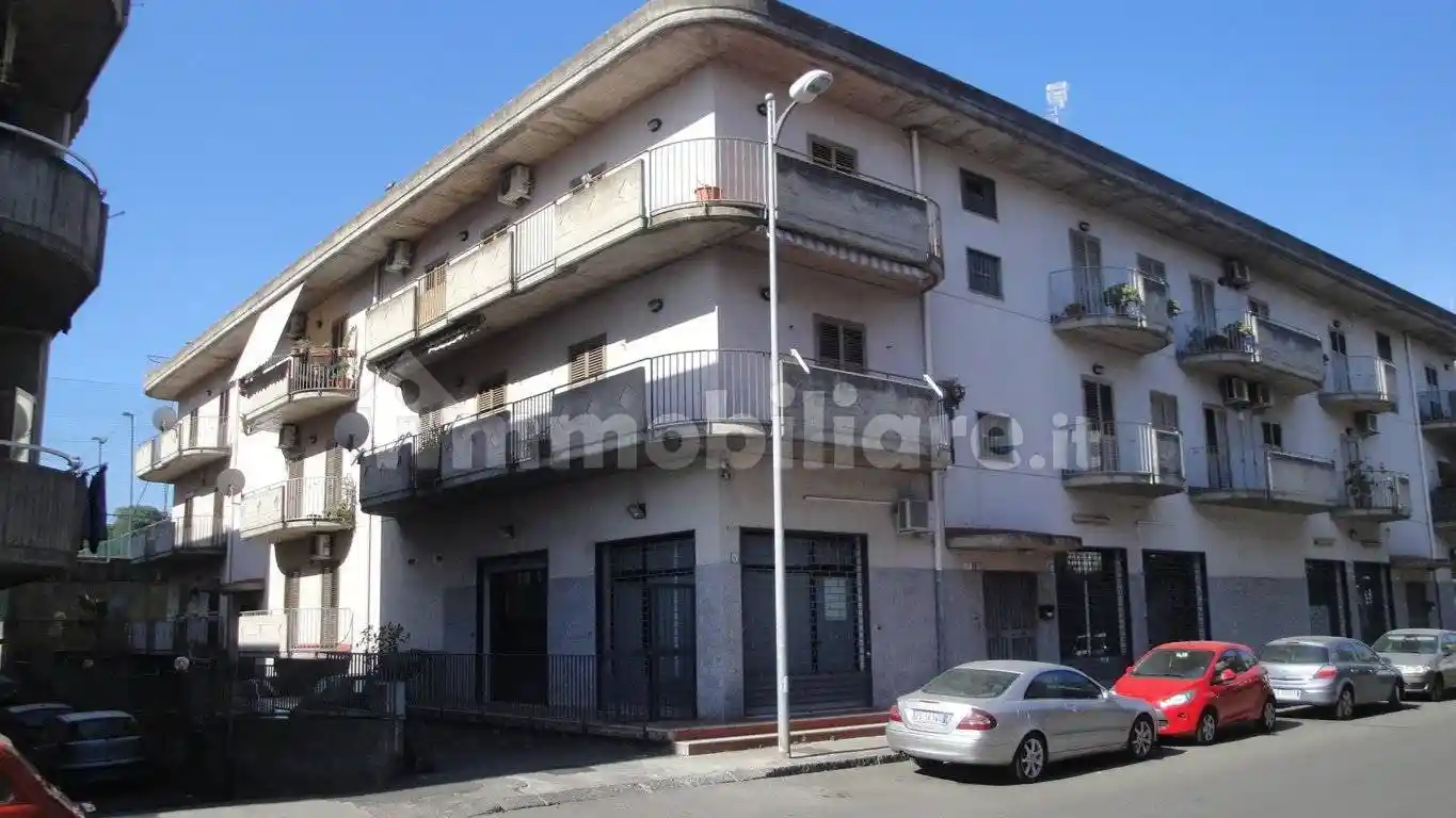 Appartamento in vendita a Aci Catena