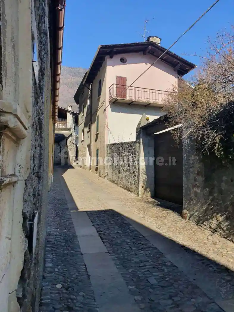 Casa indipendente in vendita a Chiuro