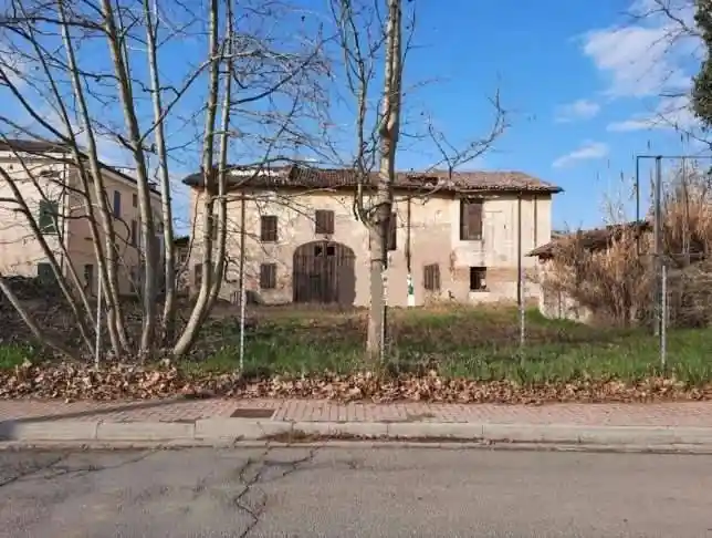 Rustico - Casale in vendita a Carpi