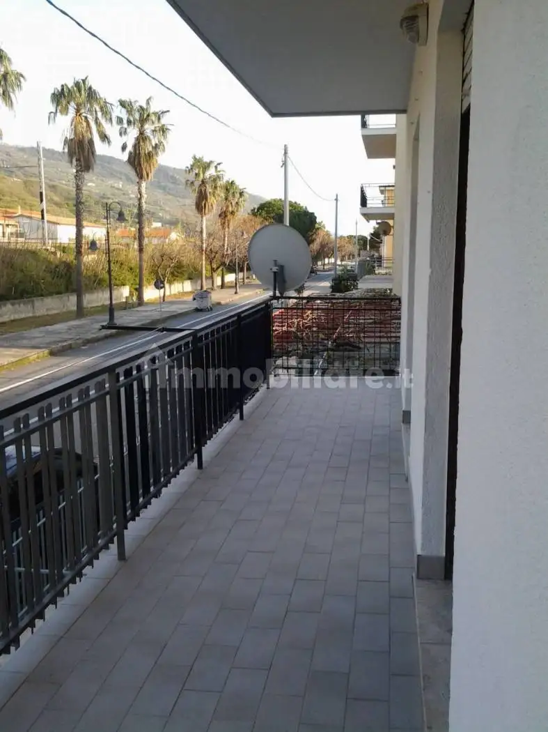 Trilocale viale degli Oleandri 30, Torremezzo Di Falconara, Falconara Albanese - foto 3