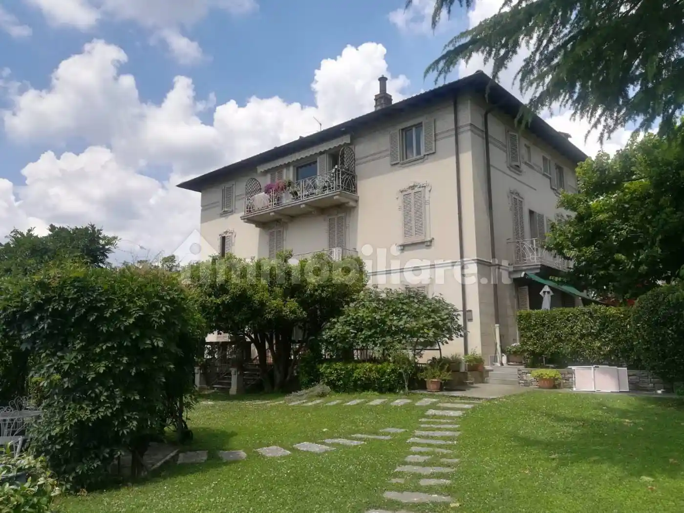 Villa in vendita a Scanzorosciate