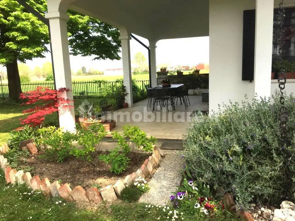 Villa in vendita a Trevenzuolo