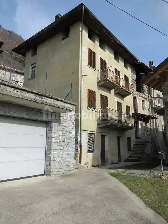 Casa indipendente in vendita a Berbenno di Valtellina