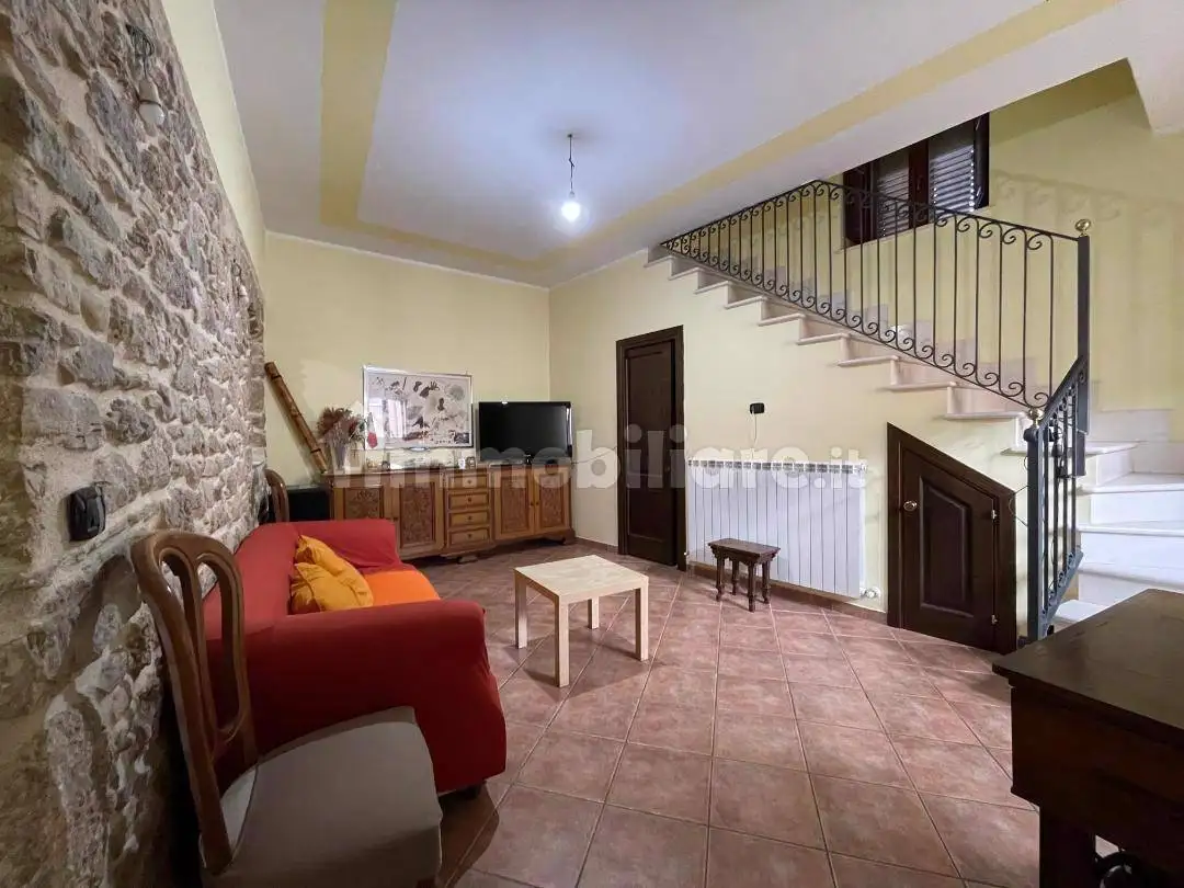 Casa indipendente in vendita a Barisciano