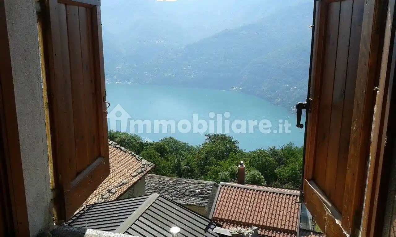 Rustico - Casale in vendita a Carate Urio