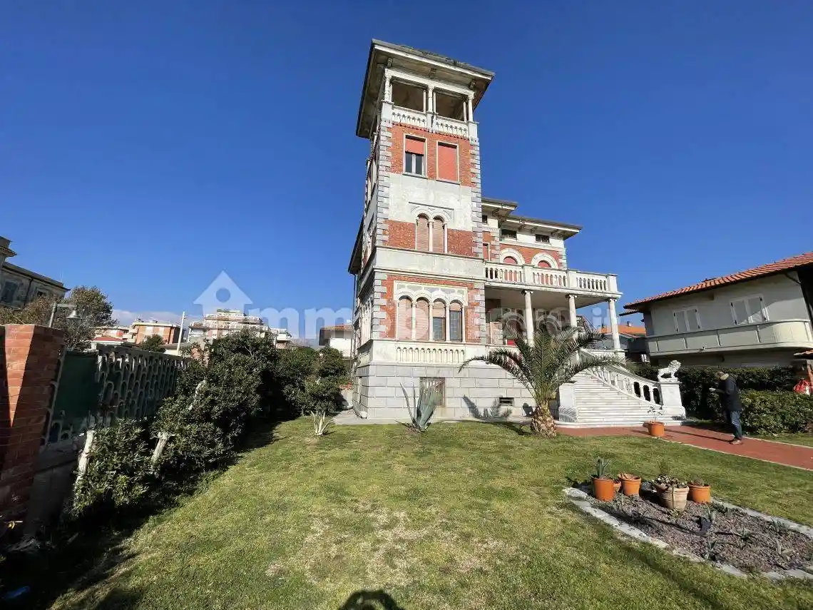 Villa in vendita a Massa
