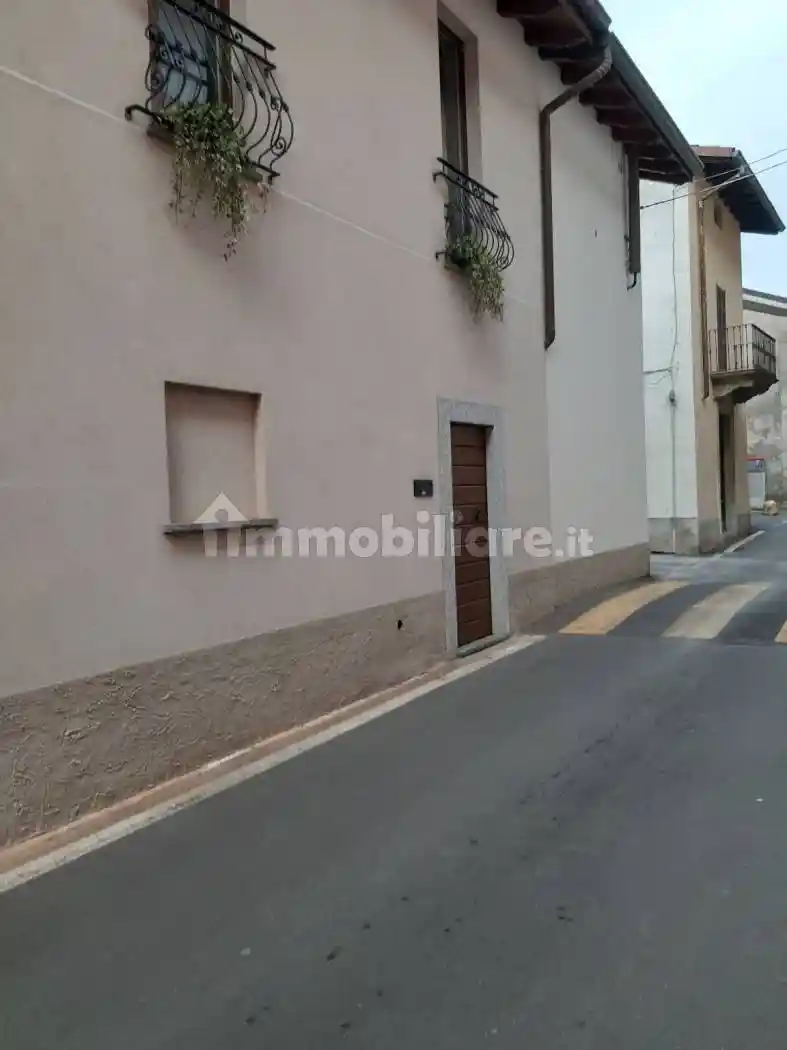 Appartamento in vendita a Fenegrò