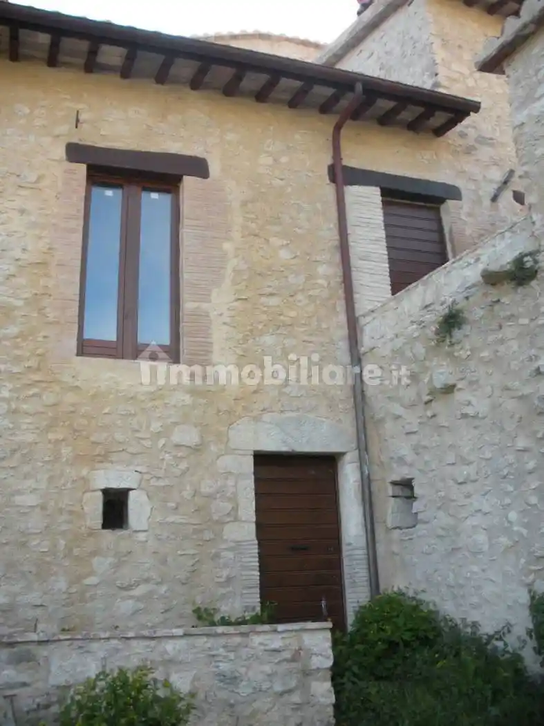 Quadrilocale frazione Ancaiano 22, Valico della Somma, Cese, Ancaiano, Spoleto - foto 2