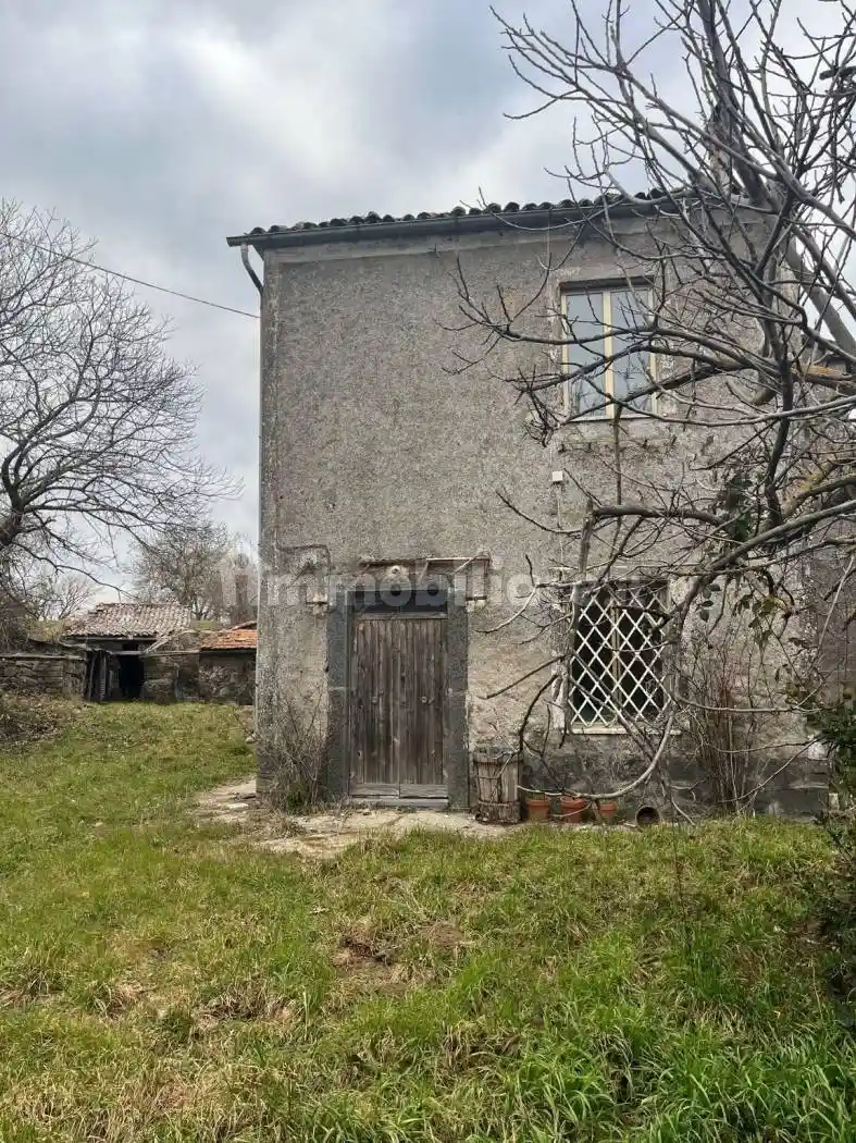 Rustico - Casale in vendita a Bagnoregio