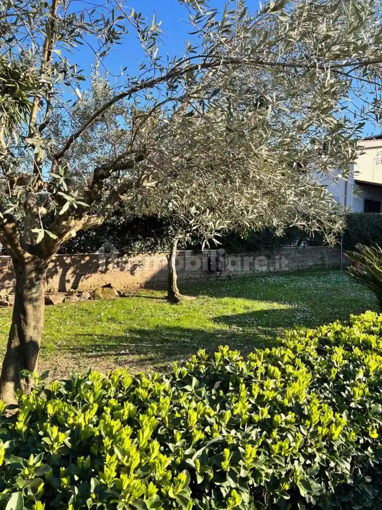 Villa in vendita a Anguillara Sabazia