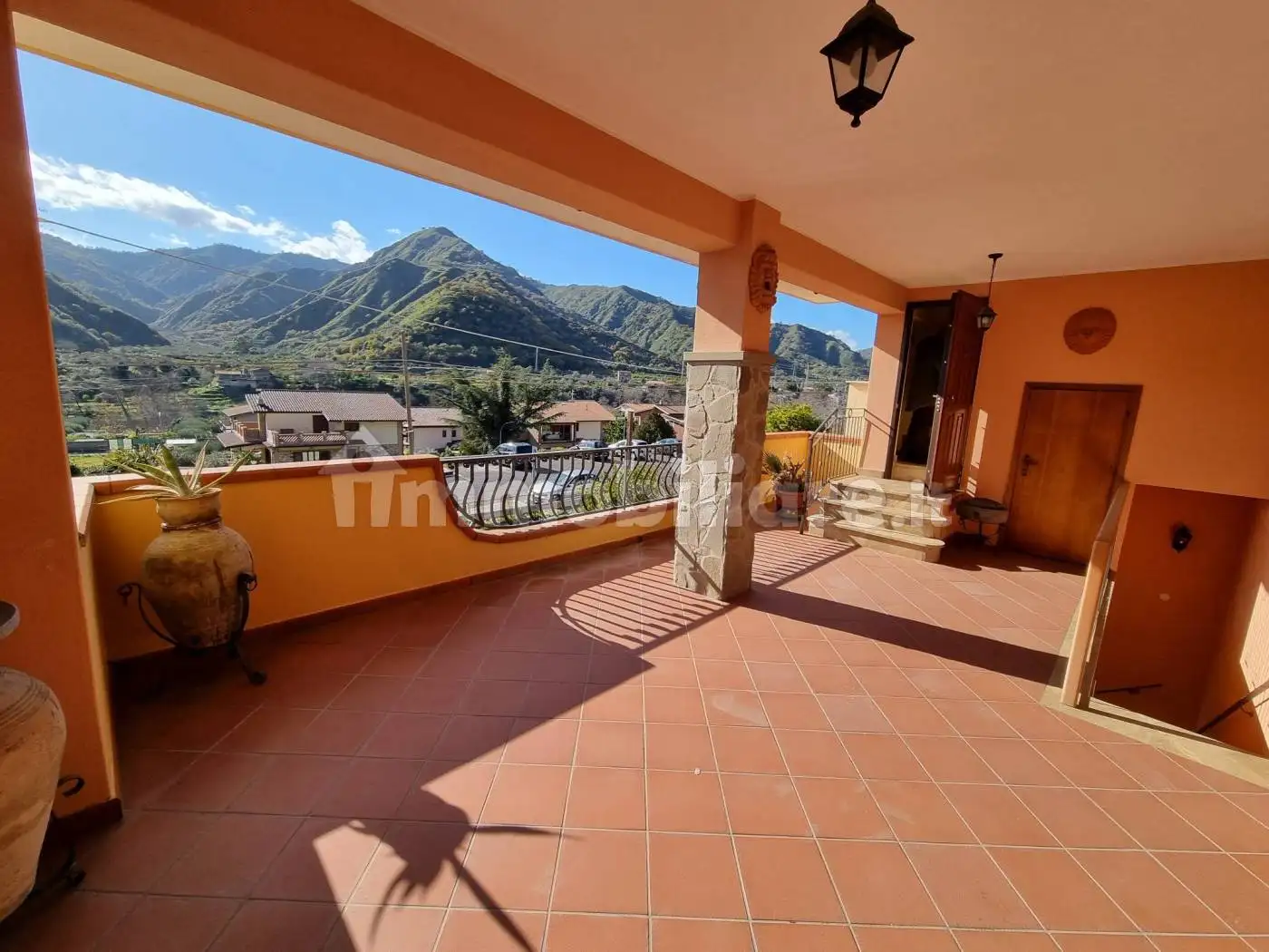 Palazzo - Edificio in vendita a Motta Camastra