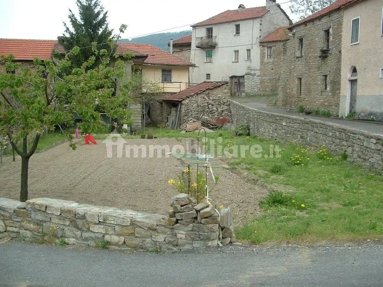 Rustico - Casale in vendita a Bergolo