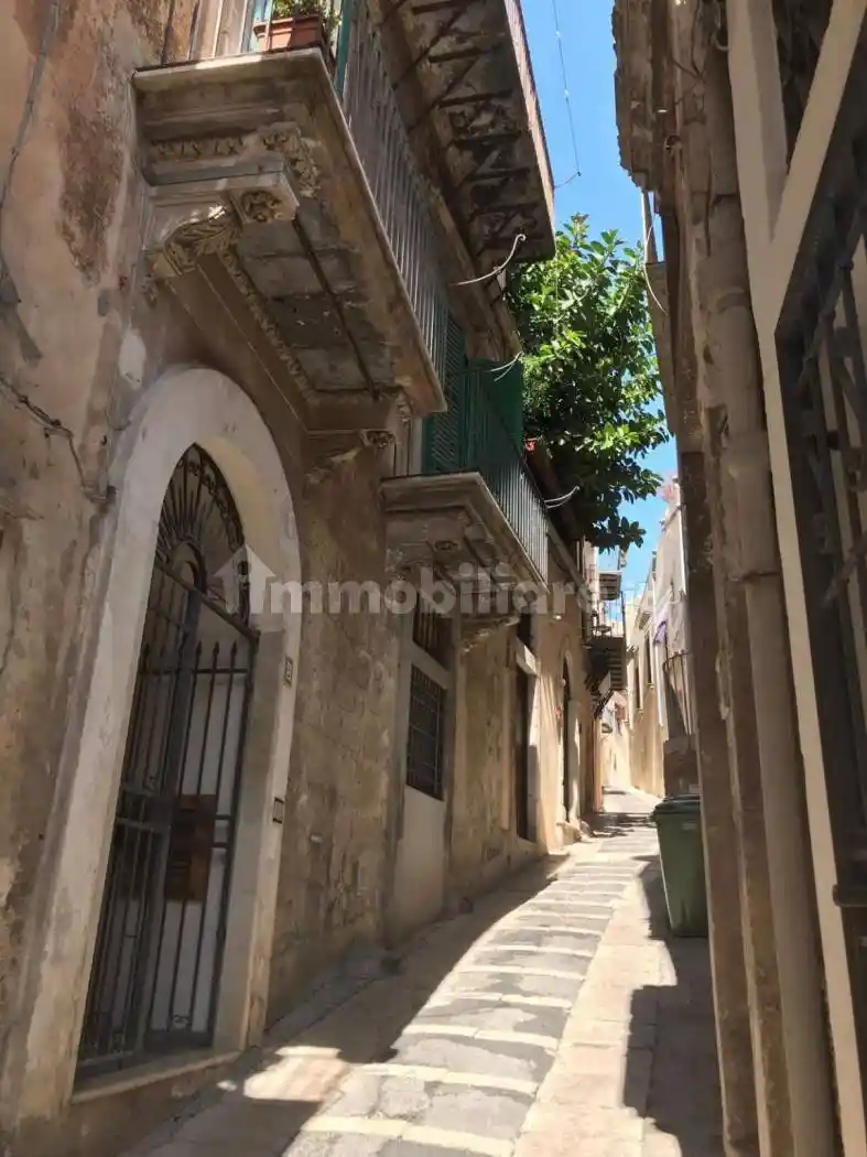 Palazzo - Edificio in vendita a Modica