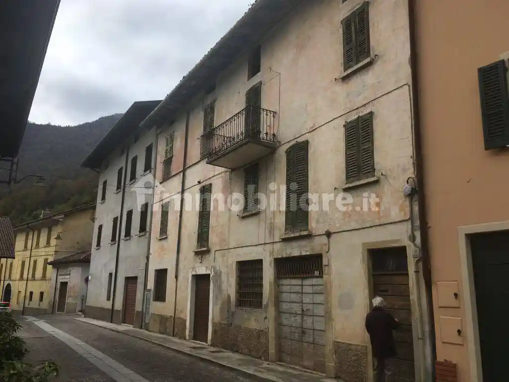 Casa indipendente in vendita a Pezzaze