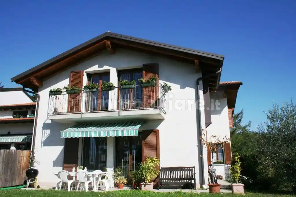 Villa in affitto a Casciago