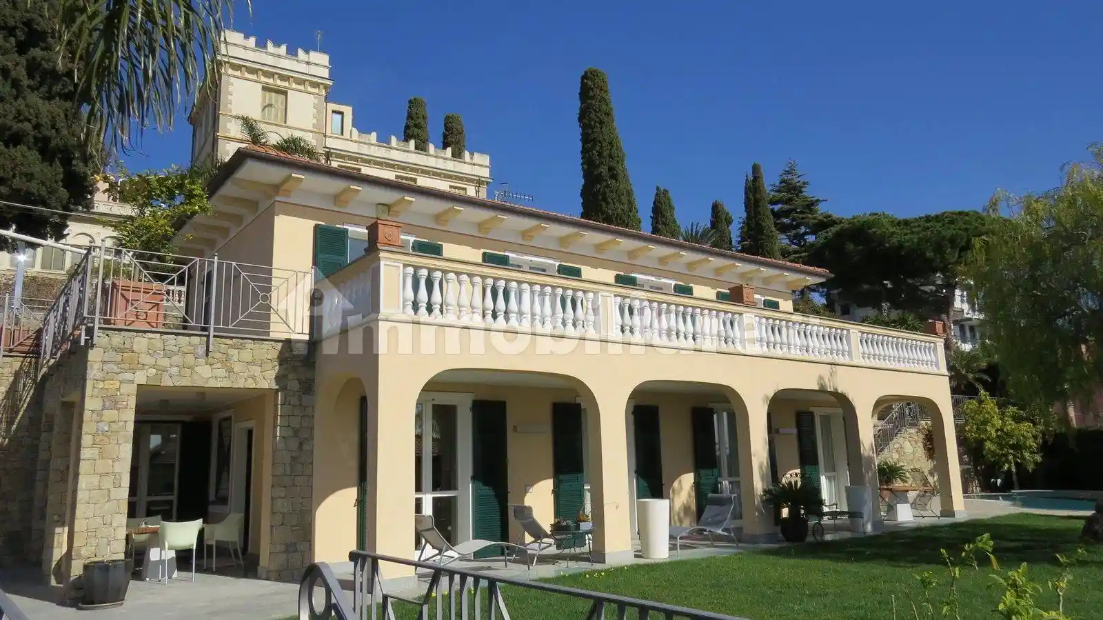 Villa in vendita a Bordighera