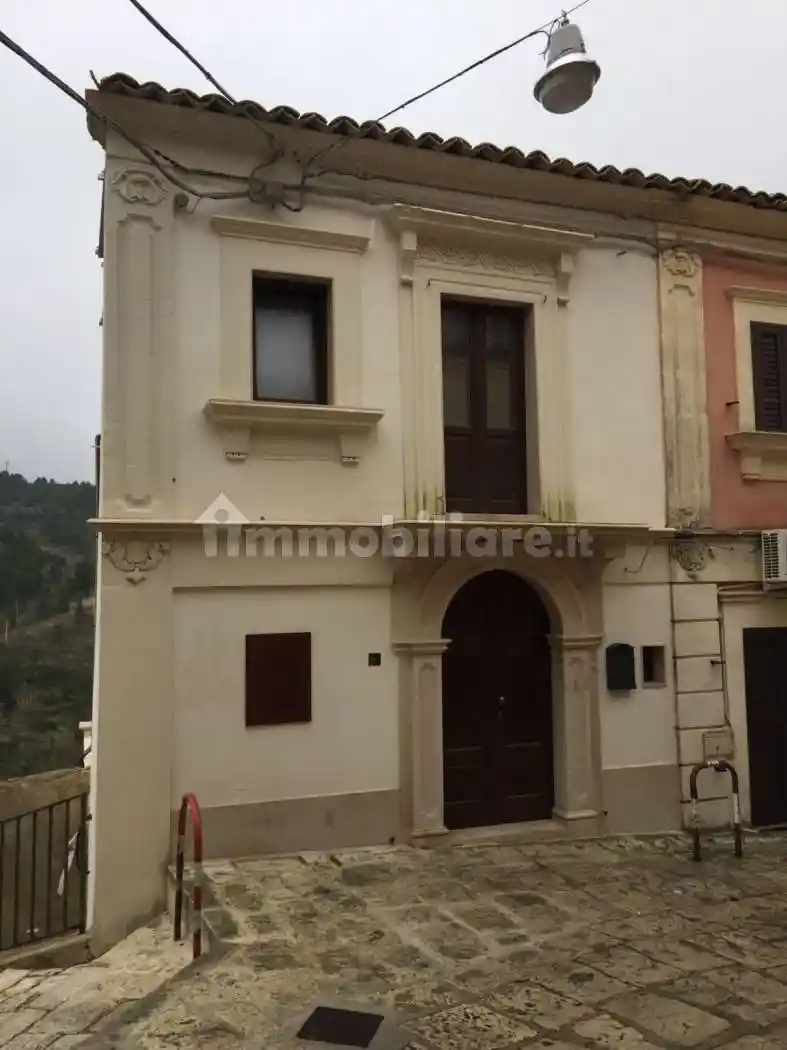 Appartamento in affitto a Chiaramonte Gulfi