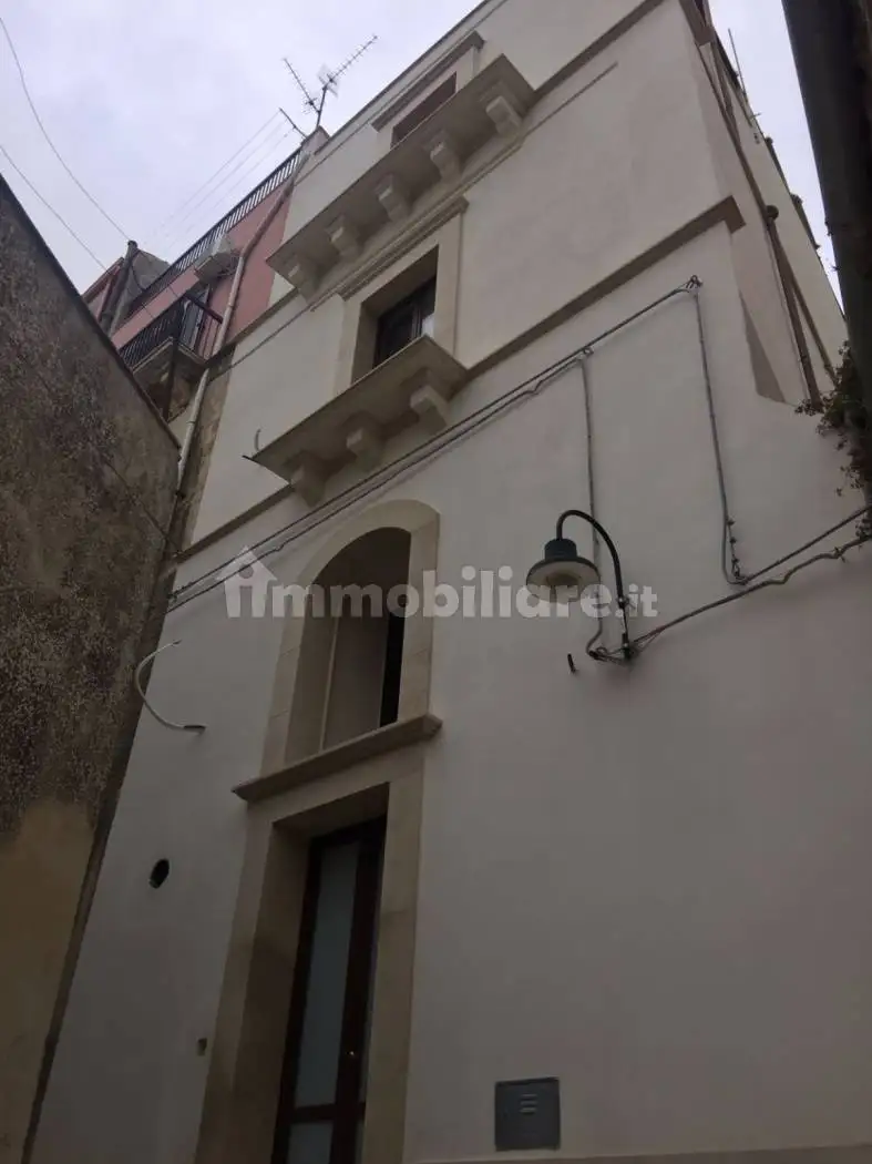 Appartamento via Serafino Amabile Guastella 68, Centro, Chiaramonte Gulfi - foto 5