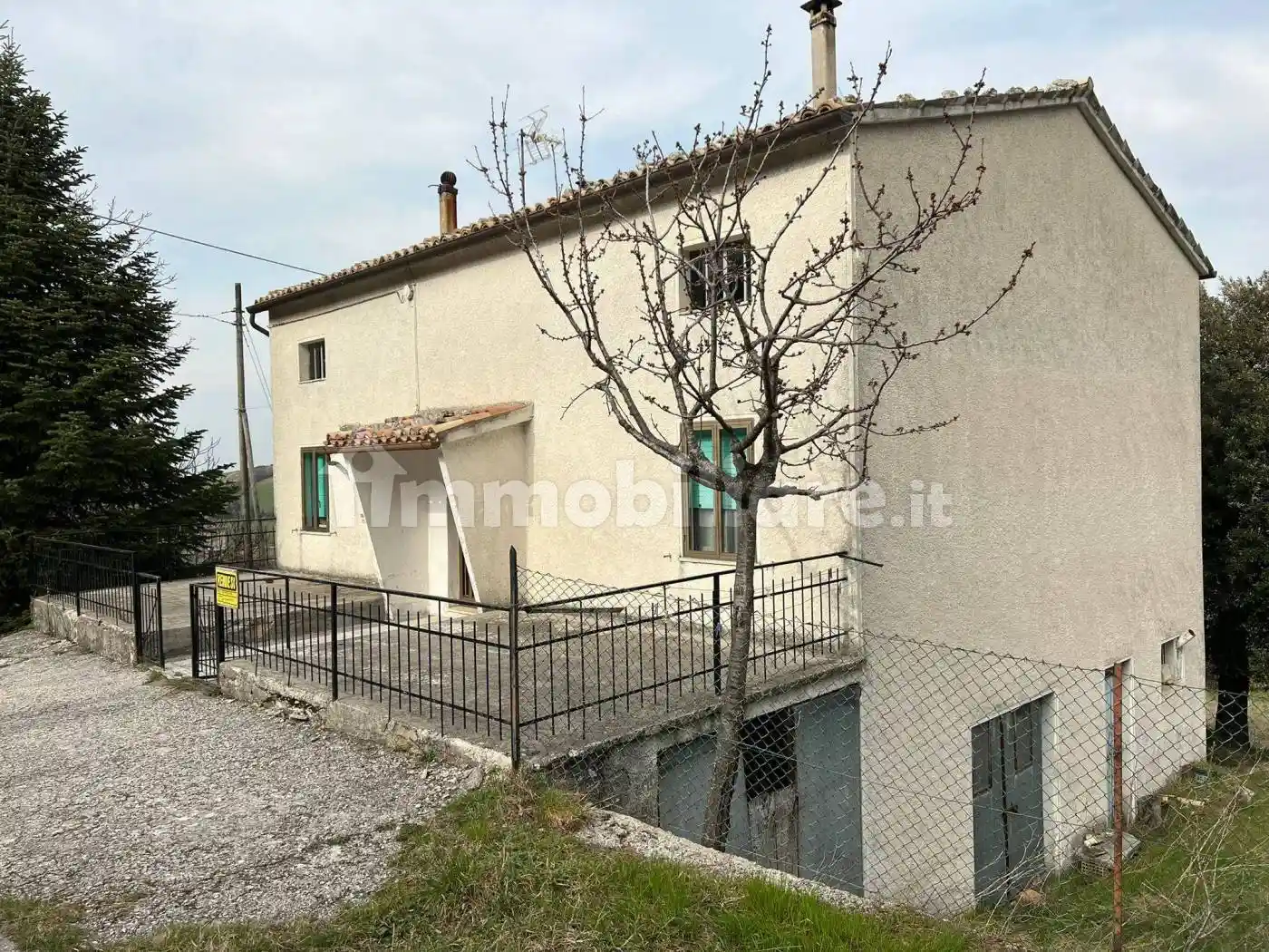 Casa indipendente in vendita a Fabriano