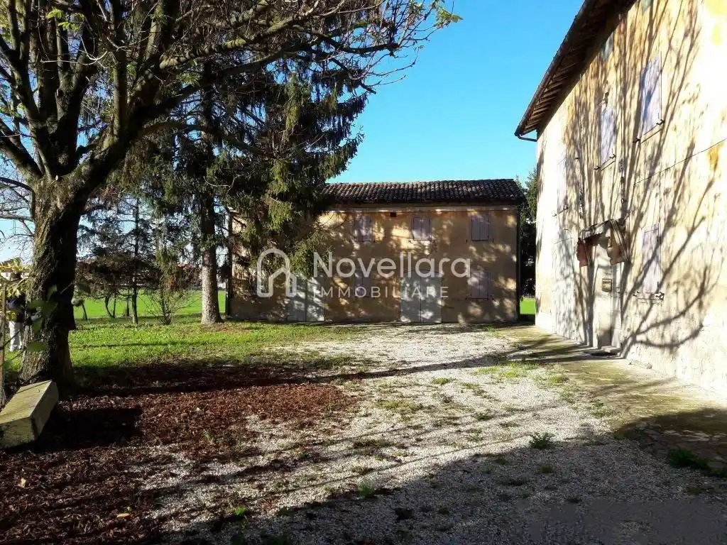 Rustico - Casale in vendita a Novellara