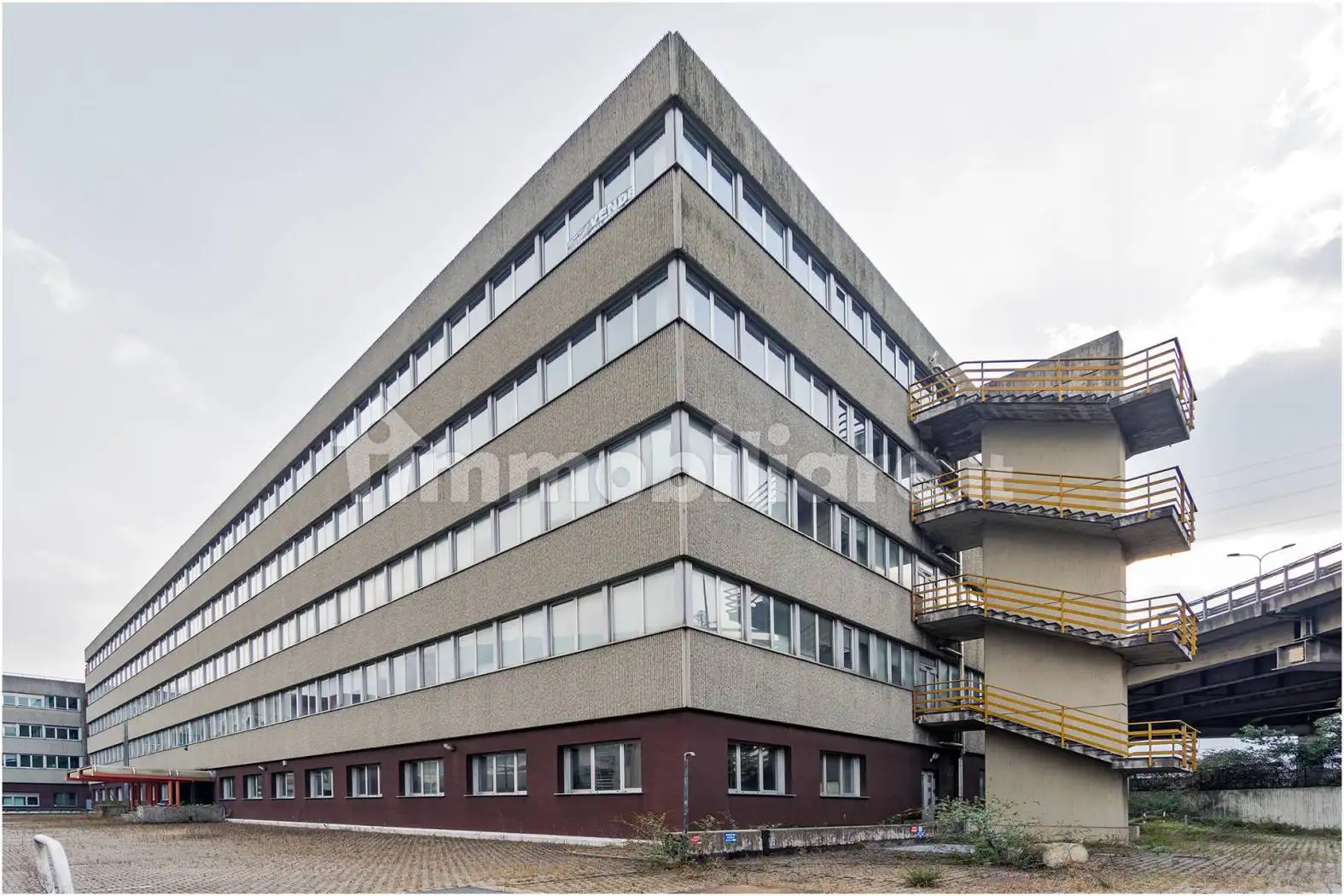 Palazzo - Edificio in vendita a Lecco