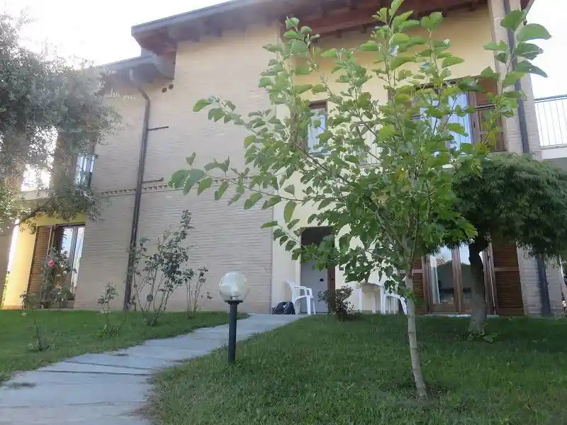 Villa in vendita a Erba
