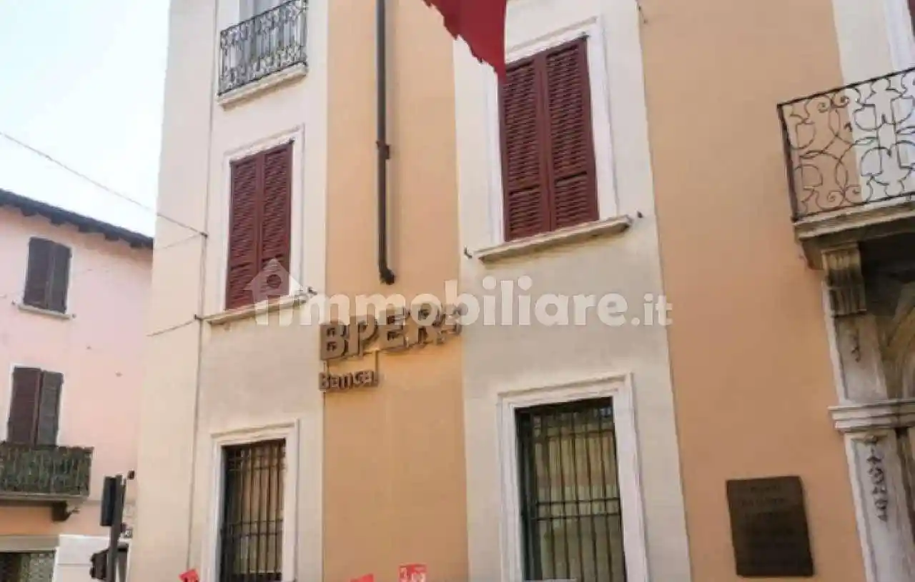 Palazzo - Edificio in vendita a Chiari