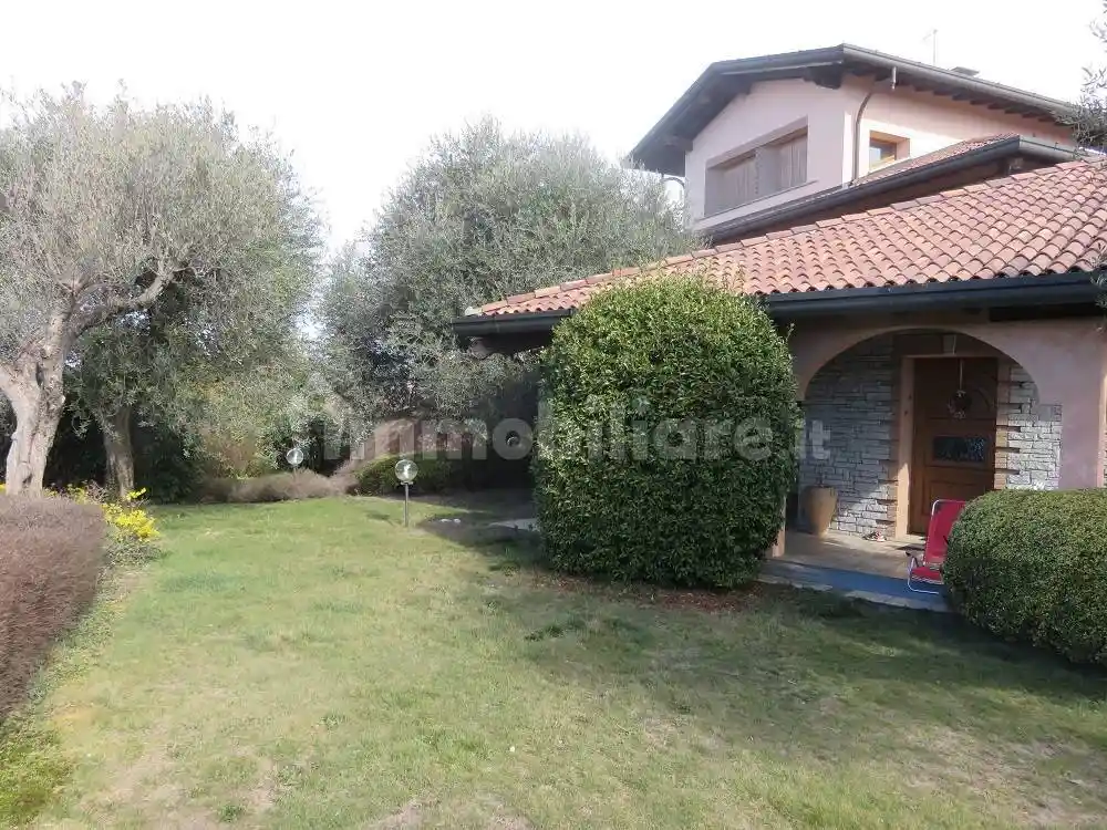 Villa in vendita a Fino Mornasco