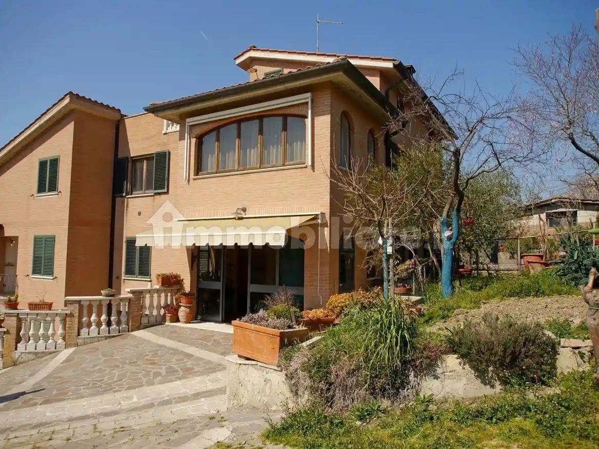 Villa in vendita a Castelnuovo Berardenga