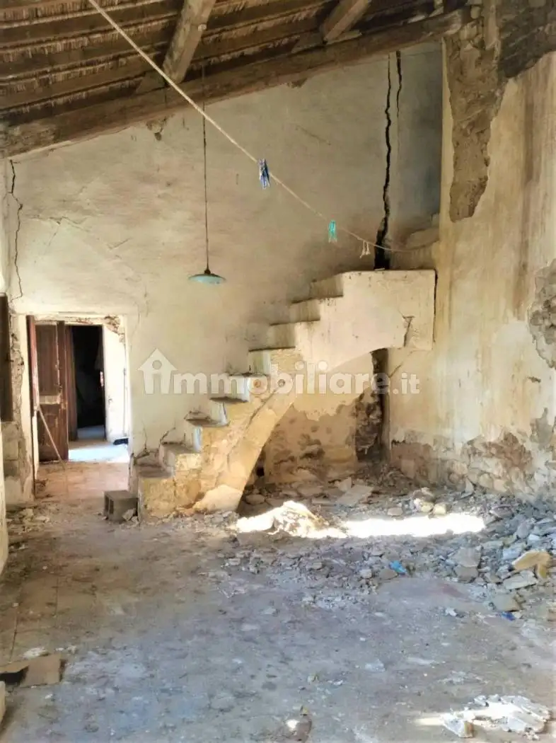 Terratetto unifamiliare via IV Novembre, Barumini - foto 4