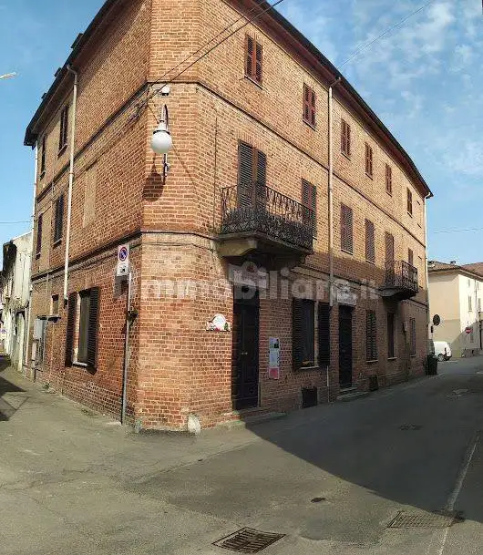 Palazzo - Edificio in vendita a Castello di Annone