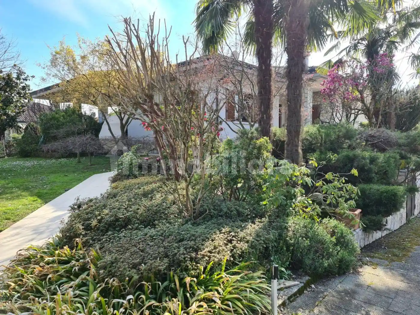 Villa in vendita a Peschiera Borromeo