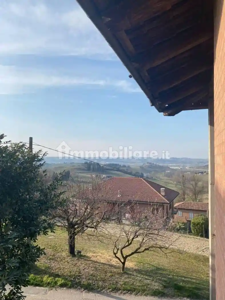 Villa in vendita a Castagnole delle Lanze