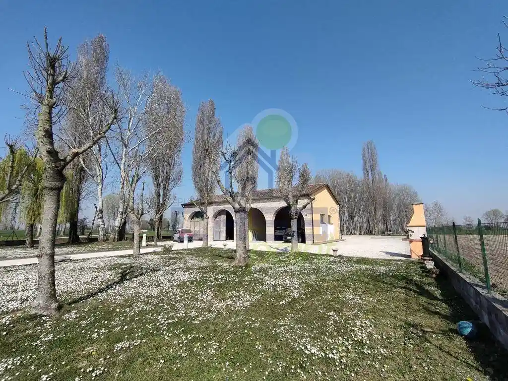 Rustico - Casale in vendita a Asola