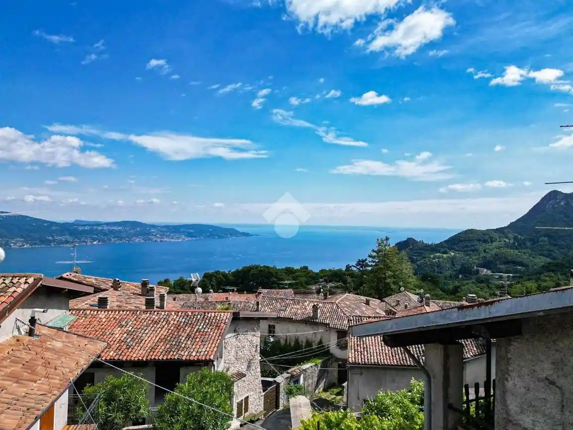 Casa indipendente in vendita a Gargnano