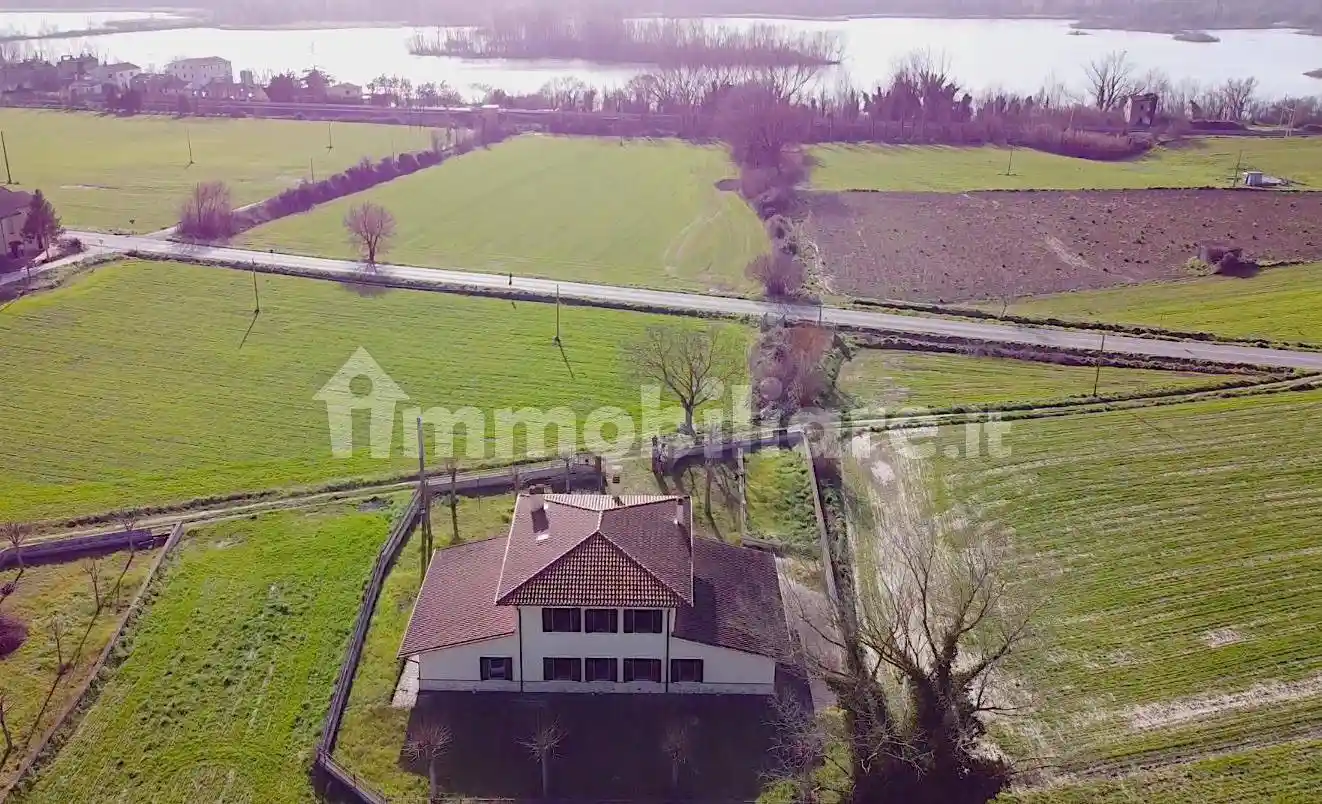 Villa in vendita a Montecchio