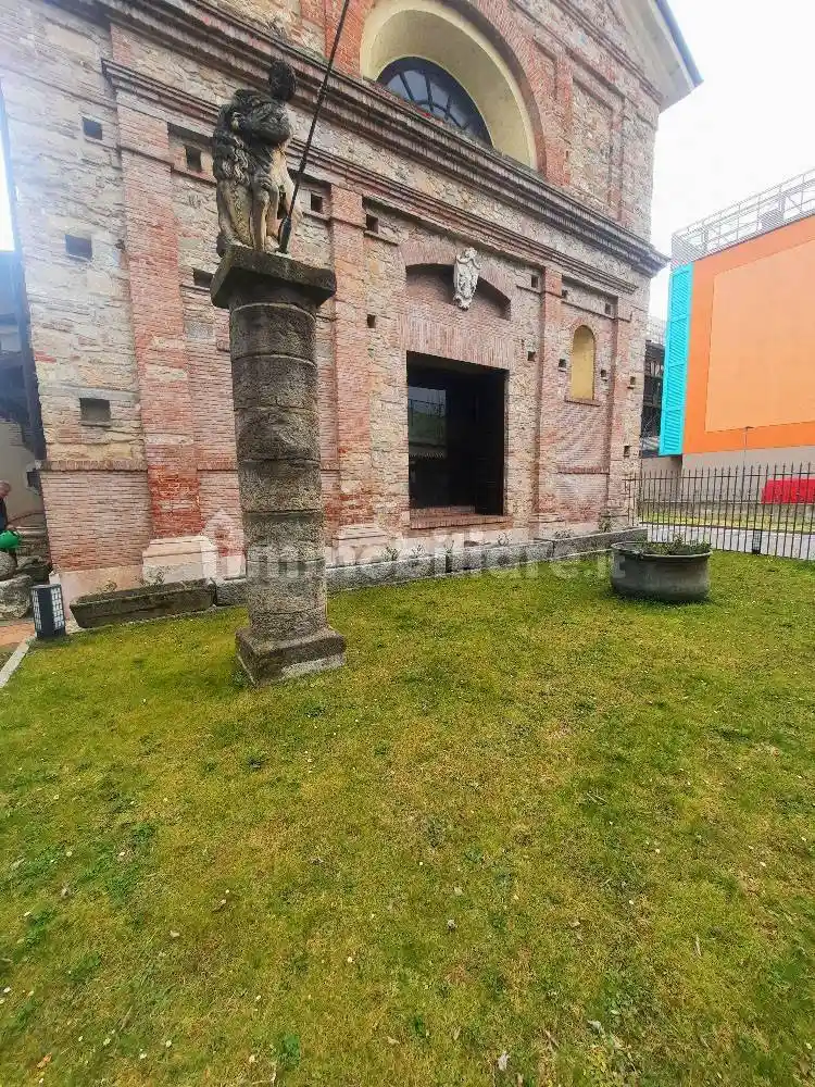 Palazzo - Edificio in vendita a Bergamo