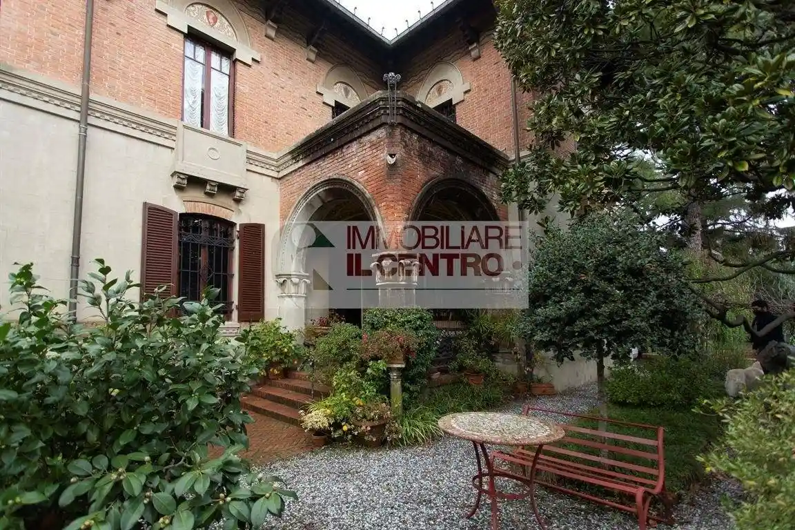 Villa in vendita a Sarzana