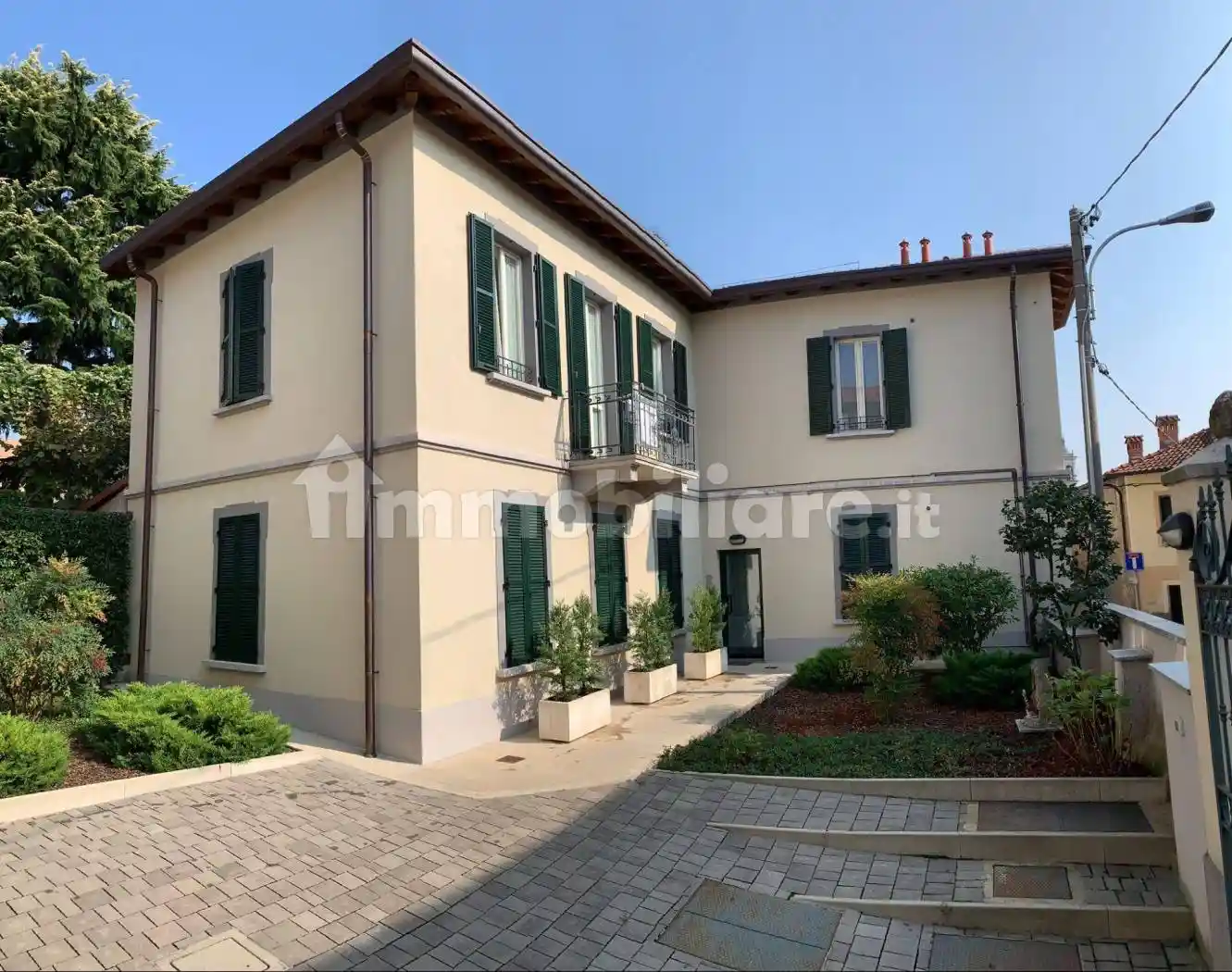 Appartamento in affitto a Venegono Inferiore