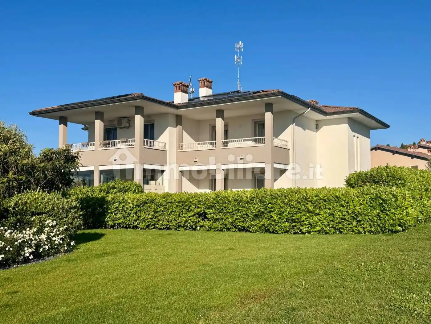 Villa in affitto a Padenghe sul Garda