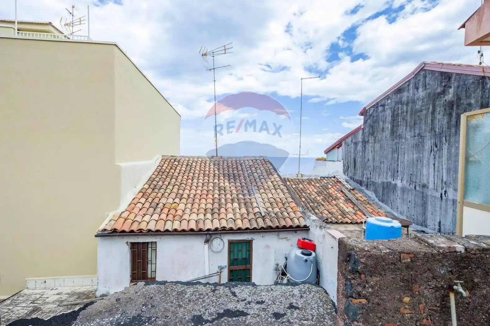 Casa indipendente in vendita a Aci Castello