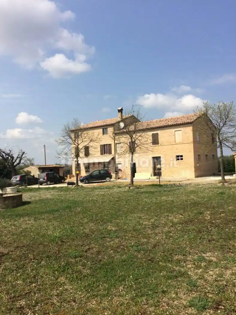 Rustico - Casale in vendita a Treia