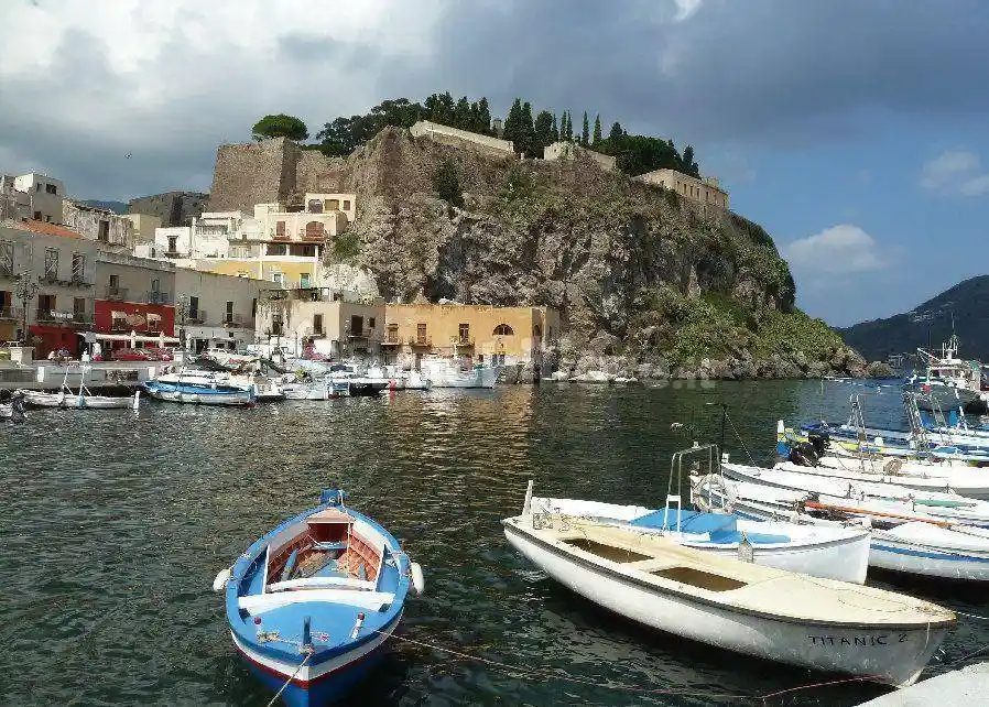 Appartamento in affitto a Lipari
